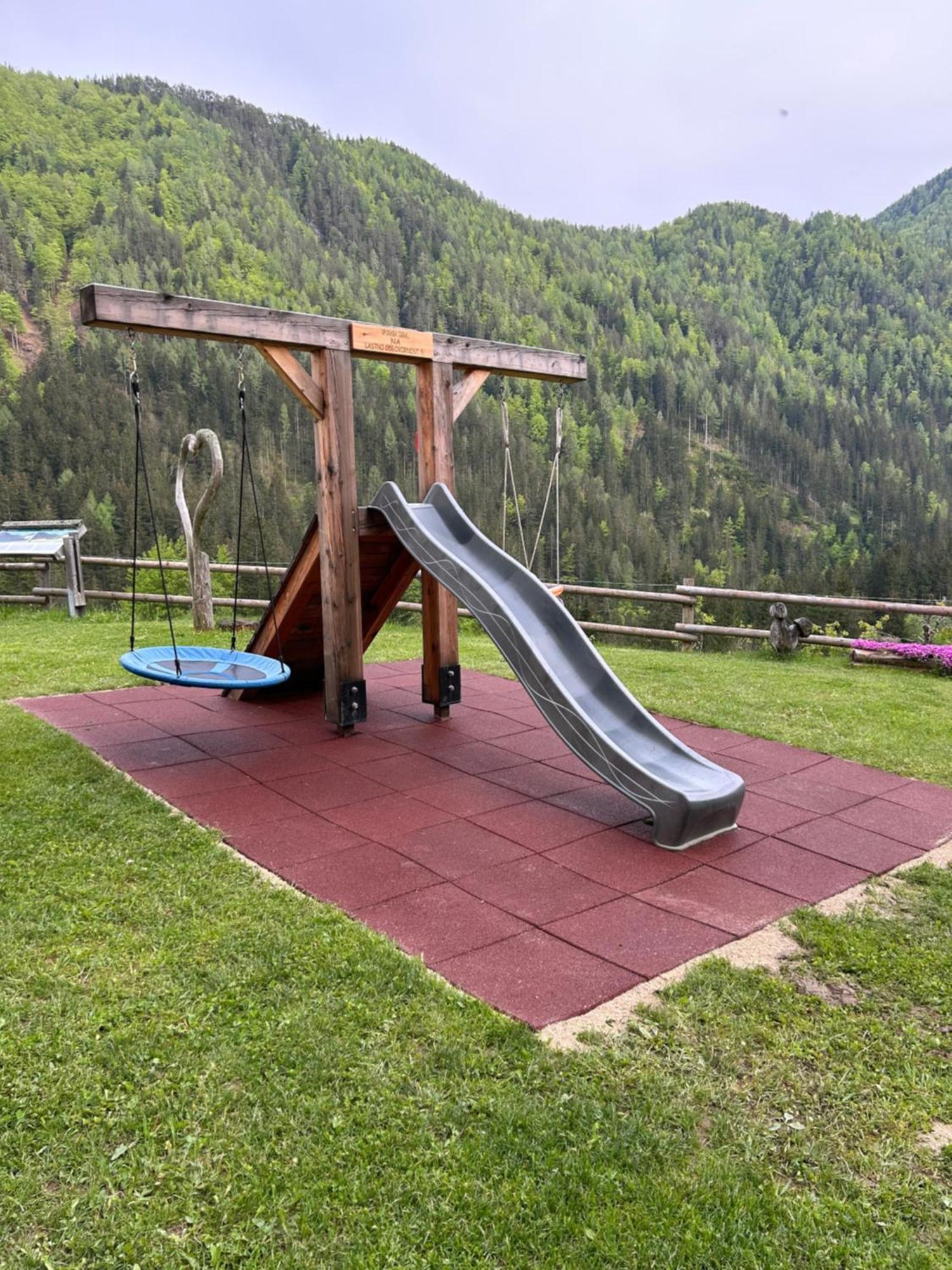 Tourist farm Gradišnik Lägenhet Solčava Exteriör bild