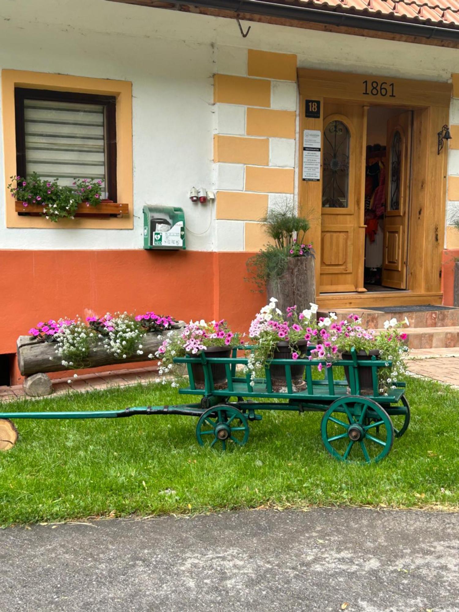 Tourist farm Gradišnik Lägenhet Solčava Exteriör bild